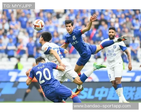 申花八次射门无果与蔚山战平阿苏埃错失单刀争议判罚引热议