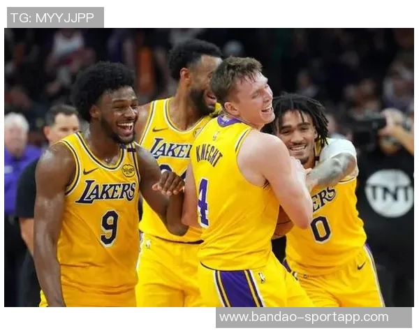 浓眉分析球队先发阵容防守挑战与进攻优势需持续磨合提升