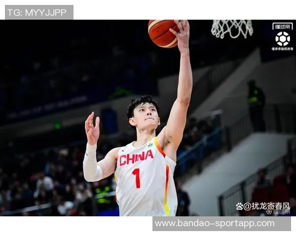 曾凡博防守贾里德巴特勒失误被罚犯规瞬间回顾 曾凡博防守贾里德巴特勒失误被罚犯规瞬间回顾